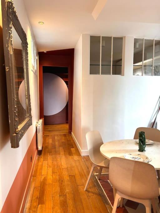 Un Fabuleux Decor Pour Un Chaleureux Appartement パリ エクステリア 写真